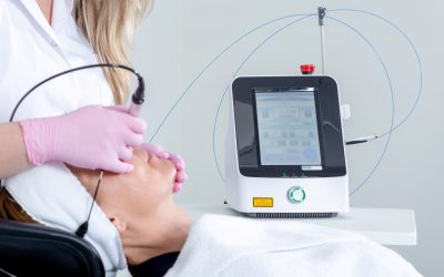 De Huidtherapeut helpt met een huid- of haarprobleem